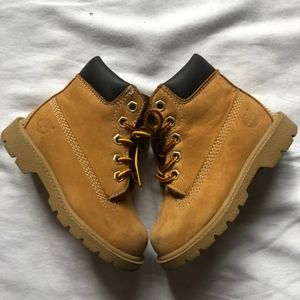 Girls Toddler Size 7 Timberland boots.